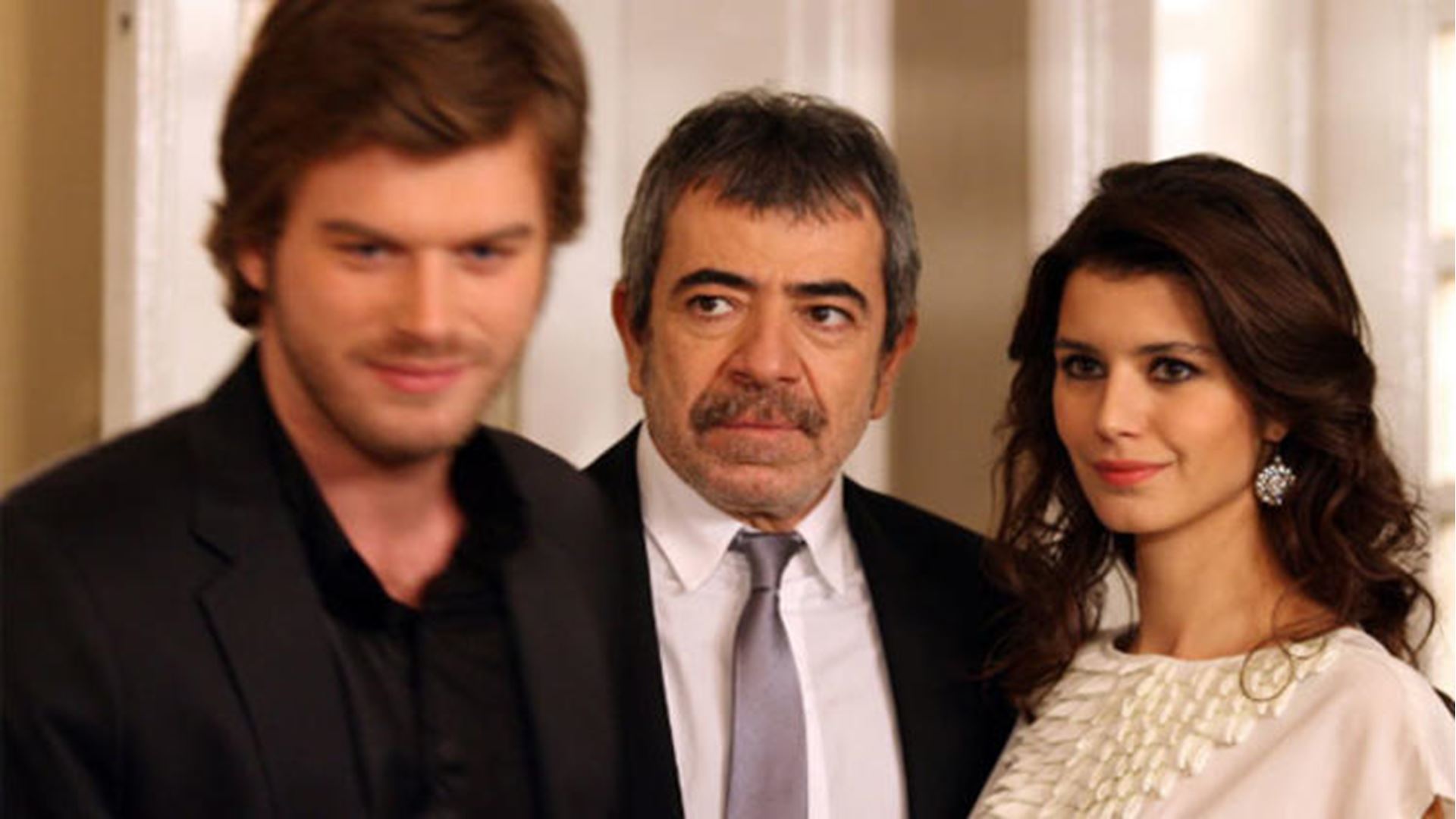 Запретная любовь телесериал Турция 2008